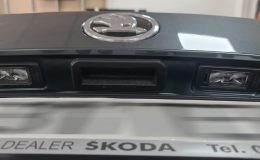 skoda-kodiaq-2018-instalare-camera-originala-marsarier-spate-highline-cu-linii-de-ghidaj-05